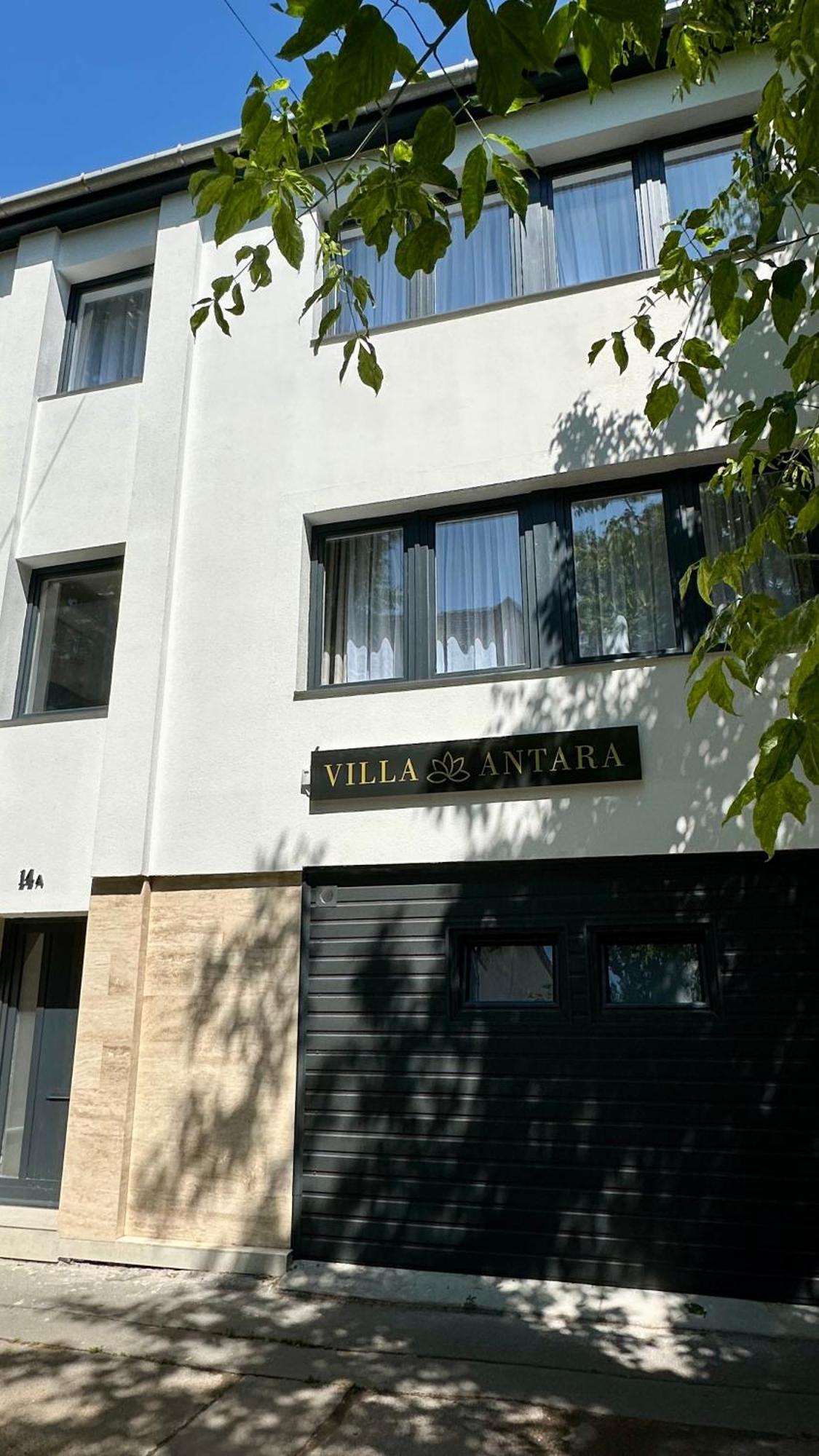 Villa Antara Сегед Екстериор снимка